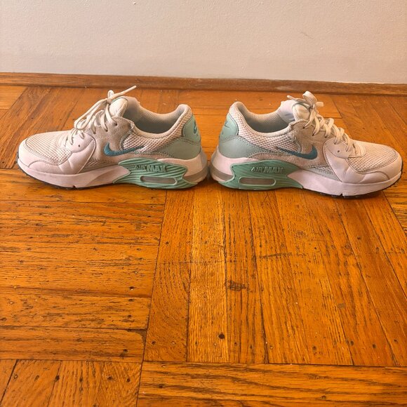 Nike AirMax Size 7 White/Teal Sneakers - Picture 1 of 5